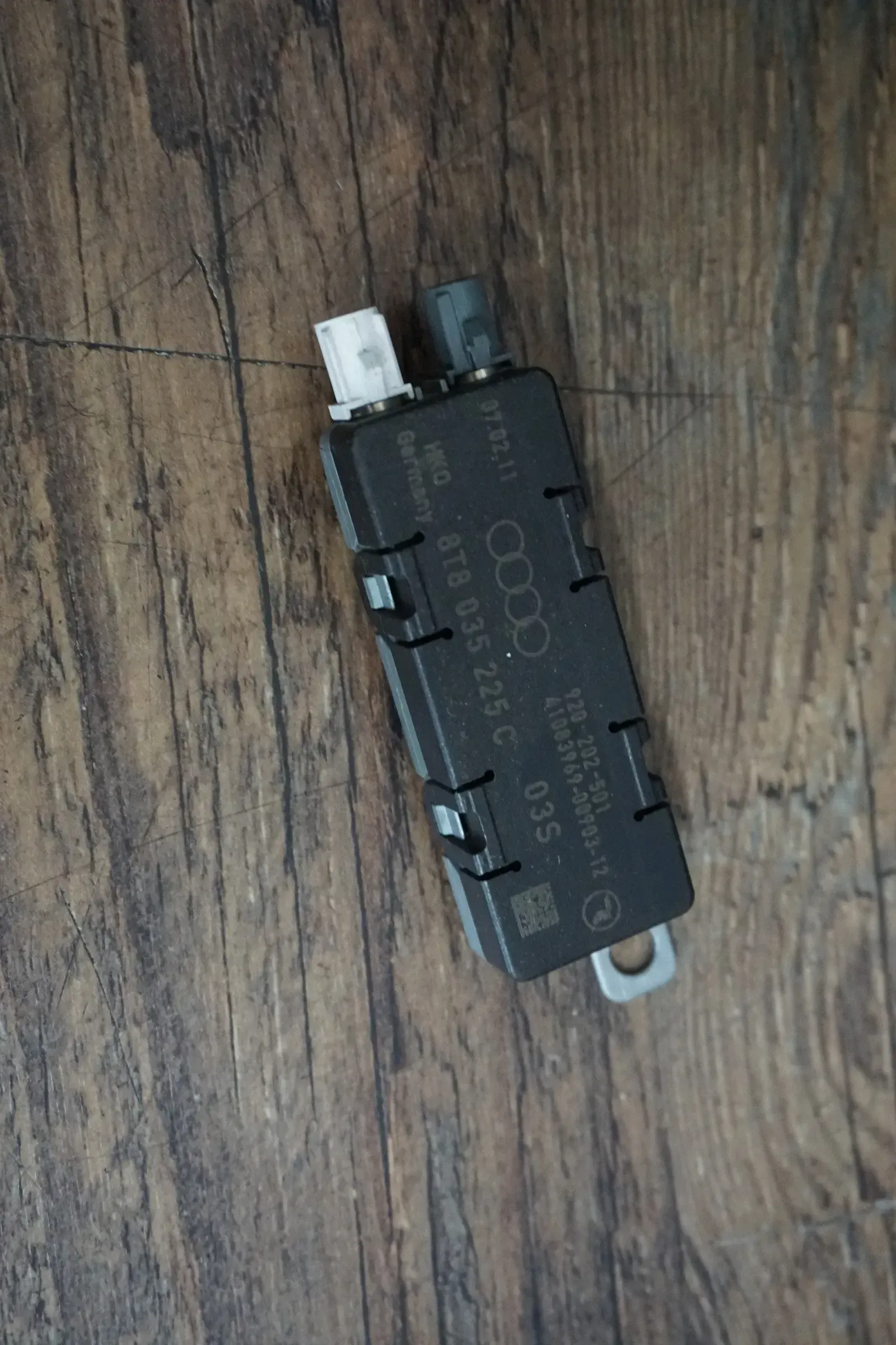 Original Audi A5 8T Antennenverstärker Verstärker Antenne 8T8035225C - Bild 1