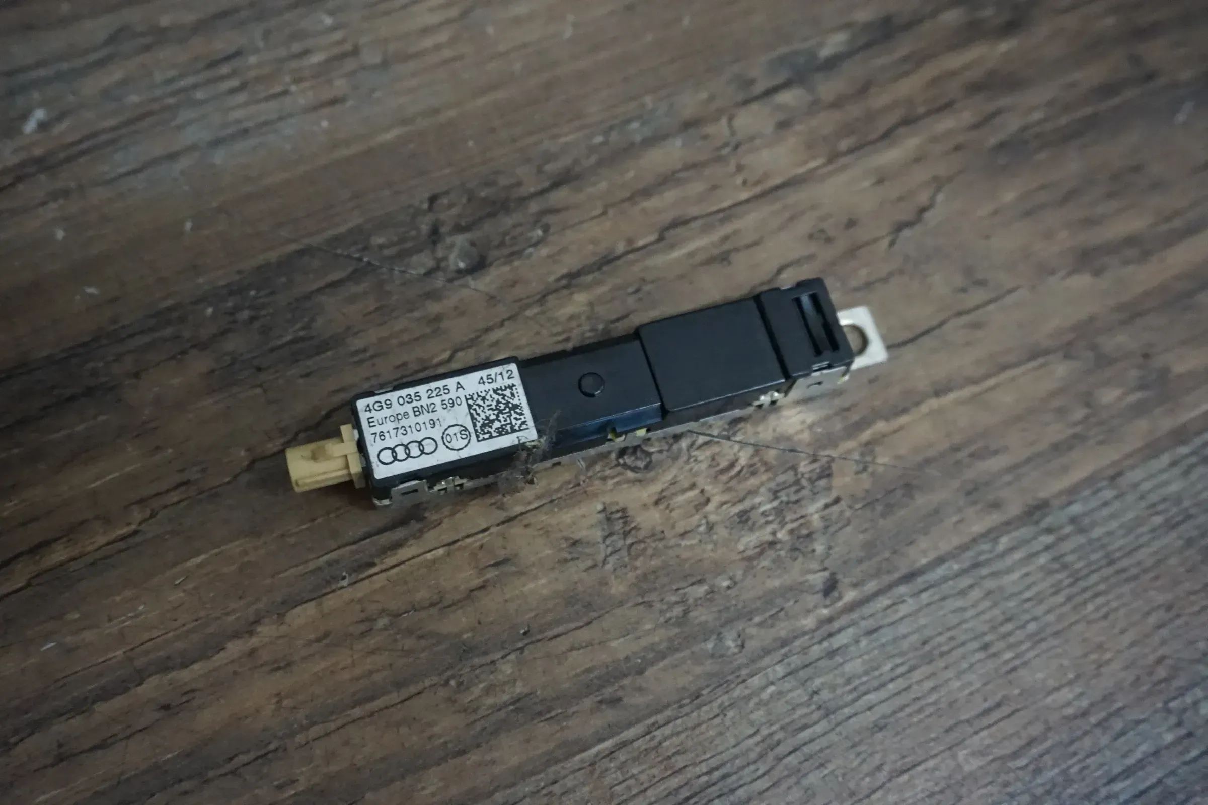 Audi A6 4G C7 Avant Heckklappe Antennenverstärker li unten 4G9035225A 7617310191 - Bild 1
