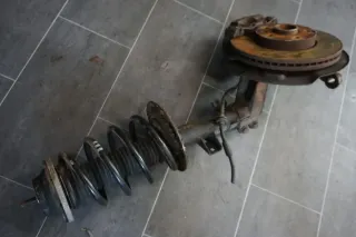Original VW Rechts Ferderbein Kompl. Stoßdämpfer 7H0413031N Radnabe 7H0258G T5 - Bild 2