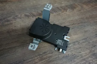 AUDI A3 / 8P Verstärker Antennenverstärker Radio 8P4035225D Original - Bild 1