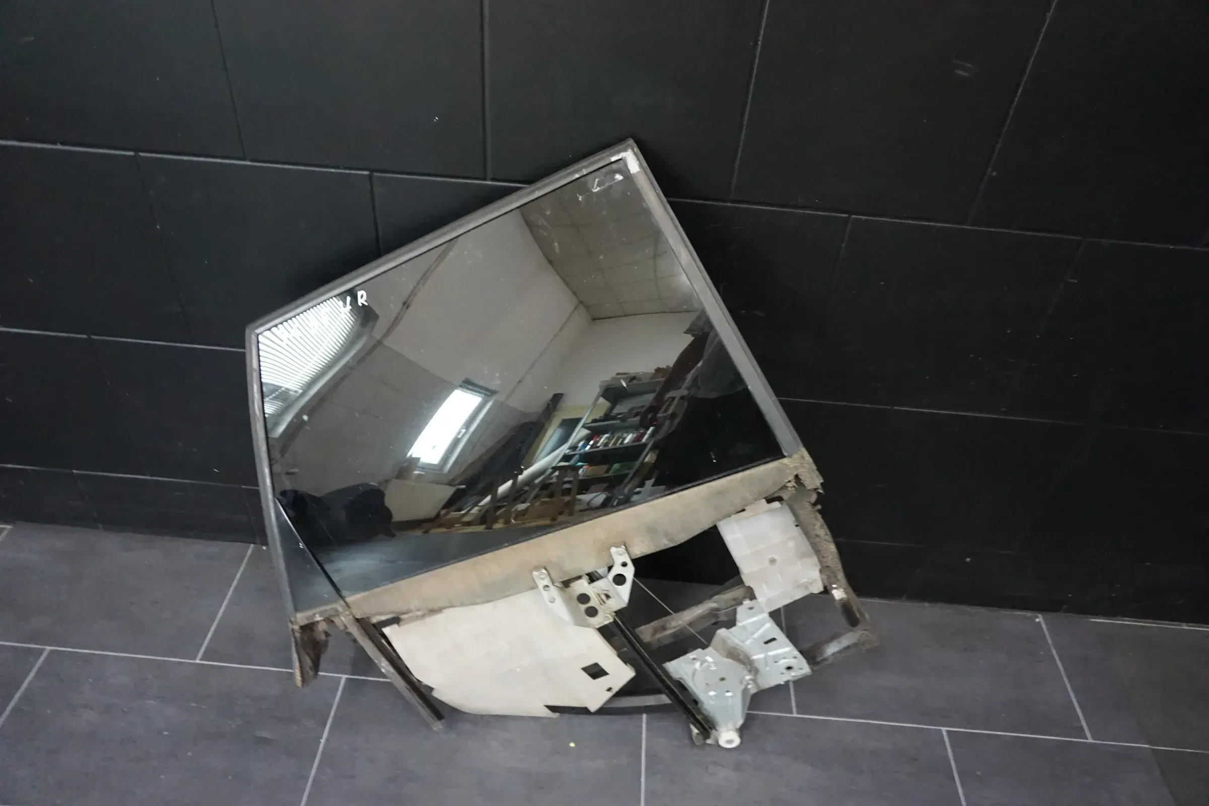 Audi A4 8D2, B5 Avant Türrahmen hinten rechts Fensterhebergestänge Fensterheber - Bild 1