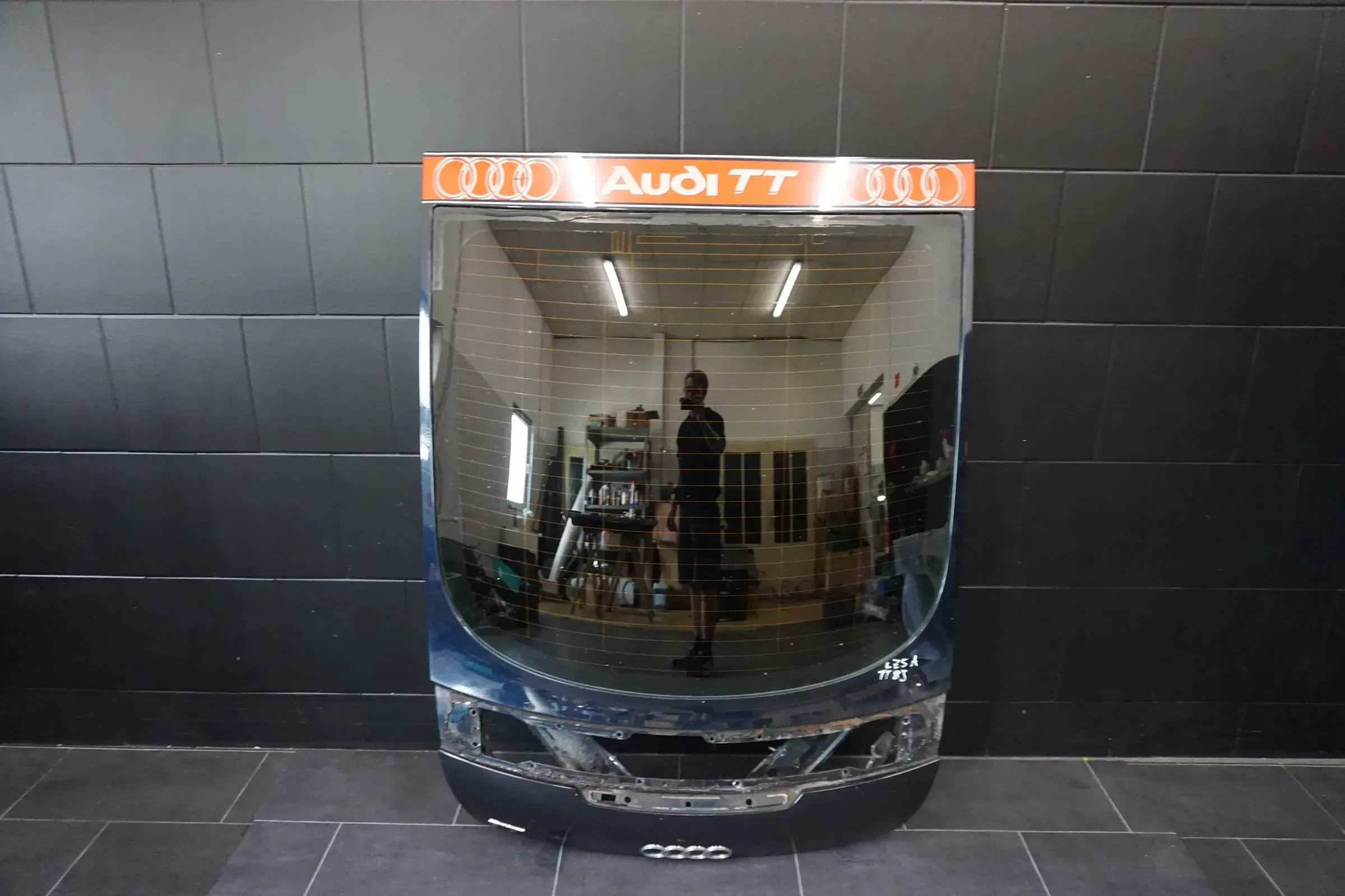 Audi TT 8J Coupe Heckklappe Heckscheibe 8J8827023A Heckdeckel LZ5A tiefseeblau - Bild 1