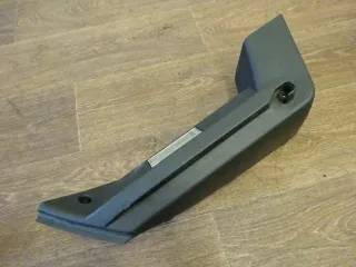 Seat Leon 1P Orig. 4/5 Türer Auflage Kofferraum rechts persiaschwarz 1P0867762D - Bild 2