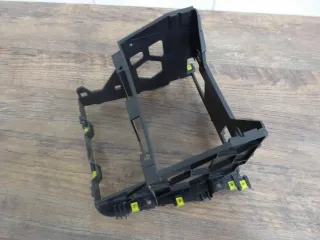 1K0858089C VW Golf 5 Mittelkonsolenschacht Armaturenbrett Doppel DIN Schacht - Bild 2