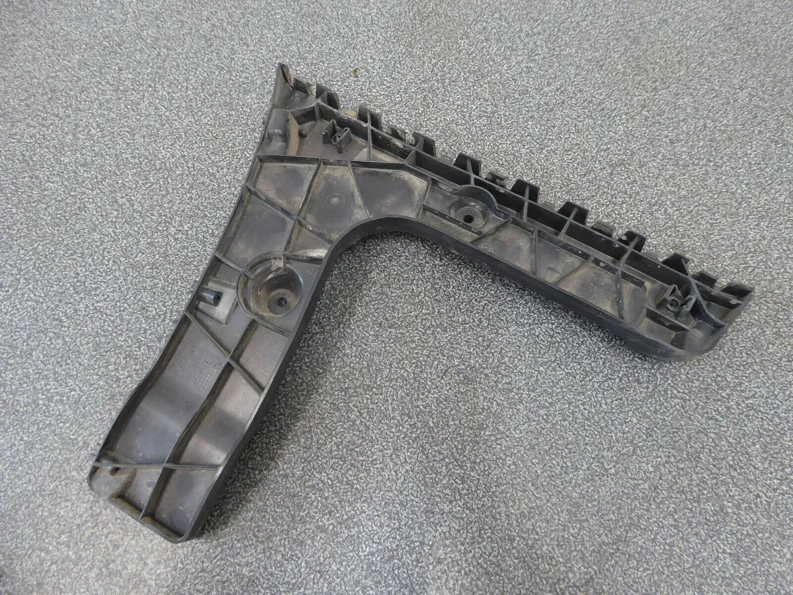 Original Audi A6 Avant Halterung Führungl links Hinten 4G9807453G - Bild 1