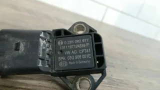 Orig. Audi A3 8V 1.8 TFSI Drucksensor Ladeluftkühler Ladedrucksensor 03G906051E - Bild 3
