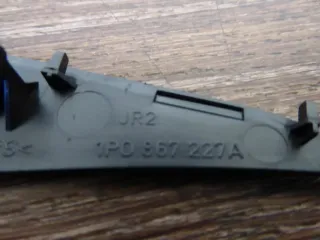 Seat Leon 1P Verkleidung Griffschale Fensterheberschalter 1P0867227A hinten Li. - Bild 3