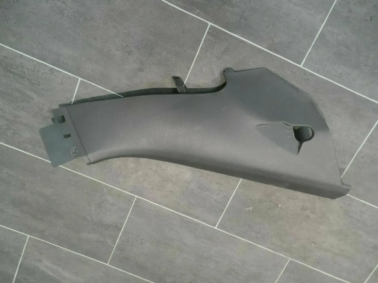 Original VW Touareg 7P6 Verkleidung Säule C unten rechts schwarz 7P0867766D - Bild 1