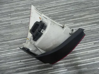 Original VW Golf V - Heckleuchte Rückleuchte Rücklicht links außen - 1K6945095E - Bild 3