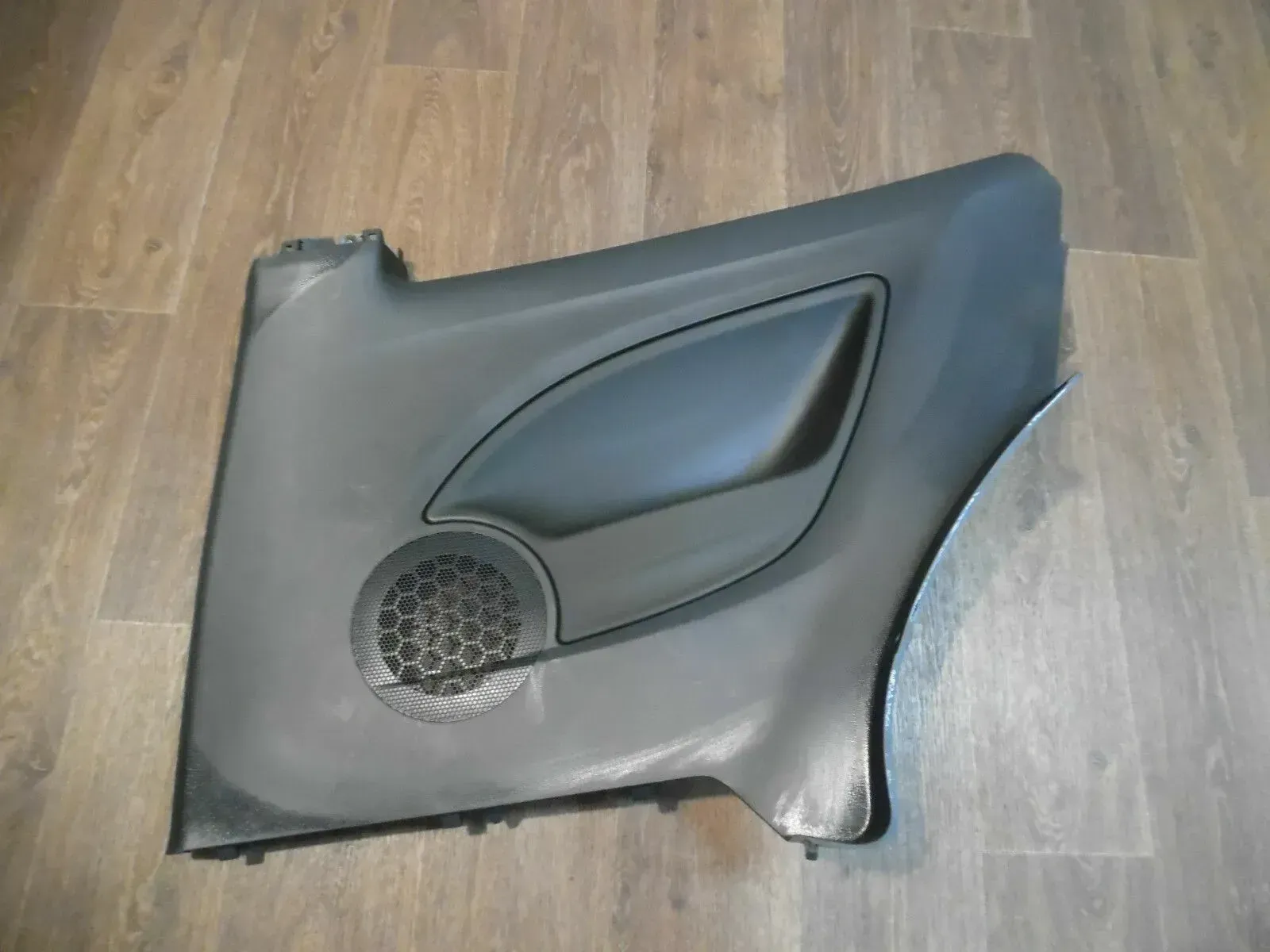 Seat Ibiza 6J 2Türer Original Seitenverkleidung hinten rechts schwarz 6J3867044A - Bild 1