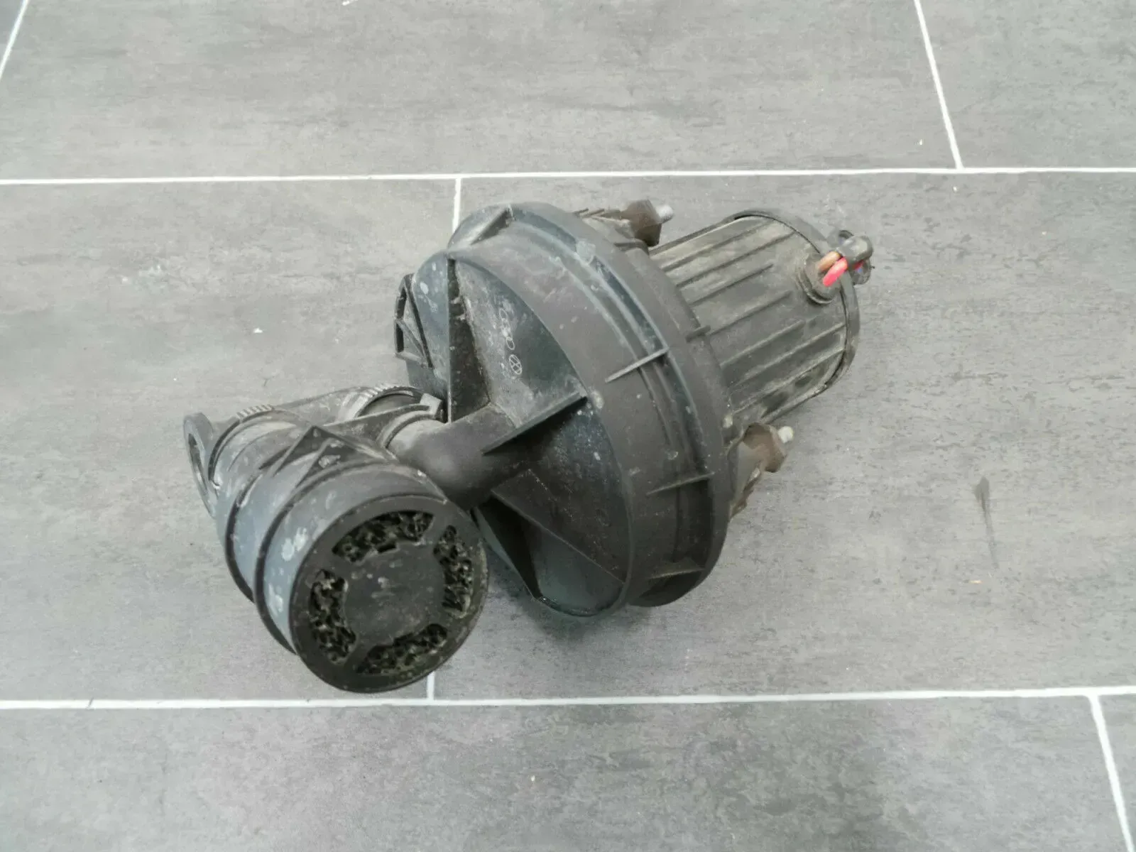Original VW AUDI Sekundärluftpumpe Sekundärpumpe Pierburg 022131083K - Bild 1