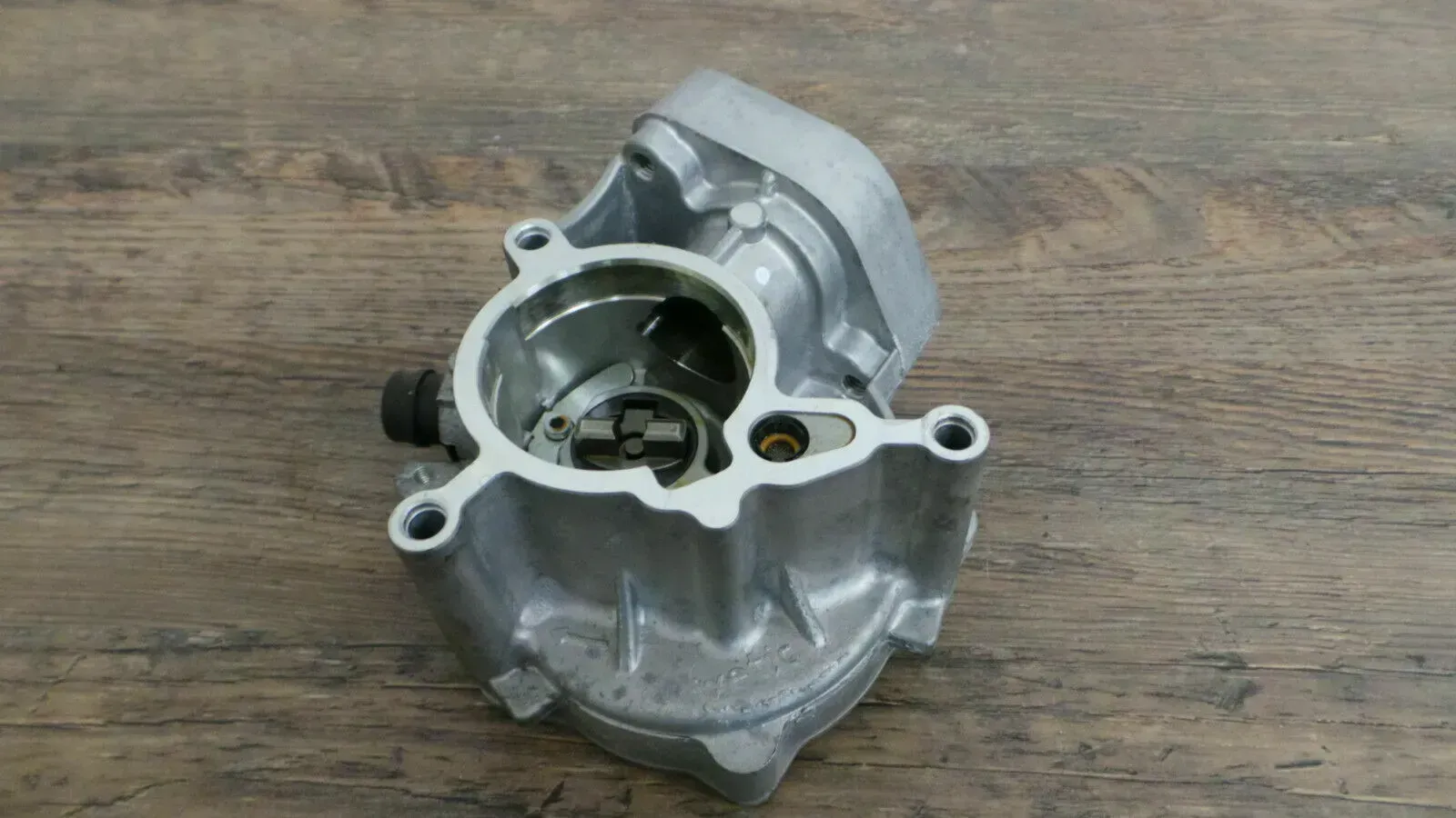 Audi A1 S1 8X VW Golf Skoda Octavia Unterdruckpumpe Vakuumpumpe Pumpe 06L145100B - Bild 1