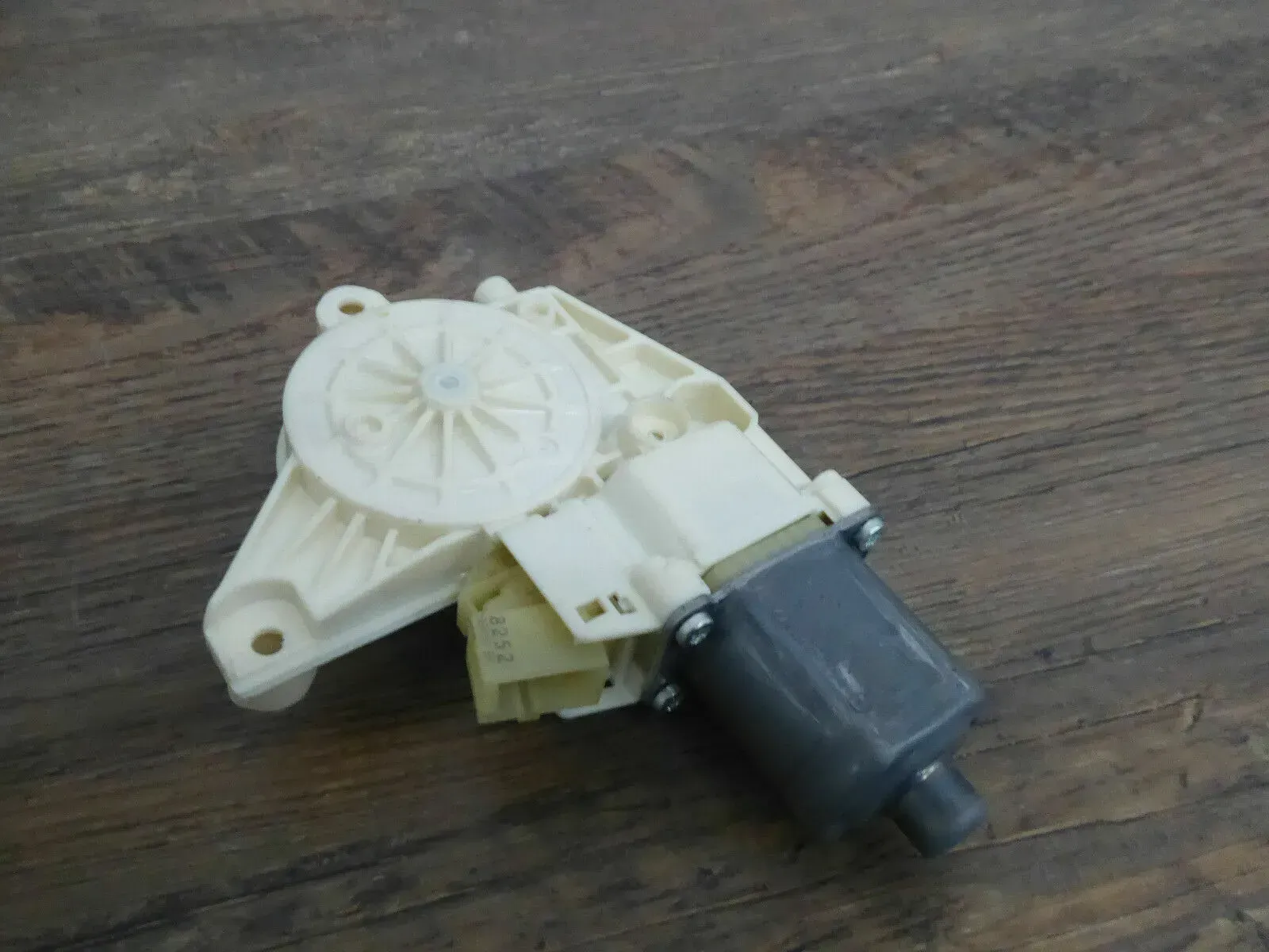 Fensterhebermotor hinten rechts Mercedes C W204 2048200542 C-Klasse - Bild 1