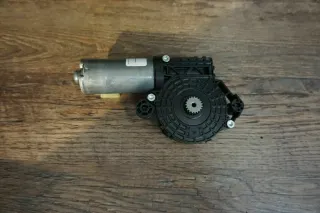 Original VW Tiguan II 2 AD1 Schiebedachmotor Motor Schiebedach 3G9877795D - Bild 2