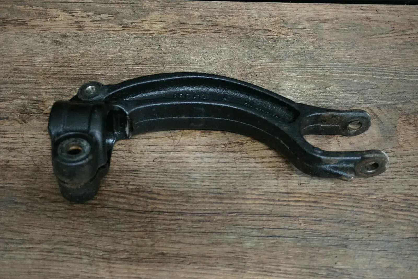 Audi A8 4H Tragarm Halter Federbein Stoßdämpfer vorne links 8R0413A - Bild 1