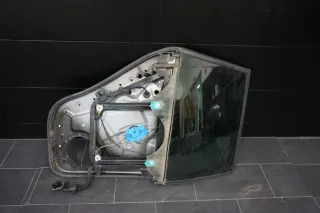 VW Touareg 7L Türrahmen Scheibenrahmen Scheibe hinten rechts 7L0839354 - Bild 1