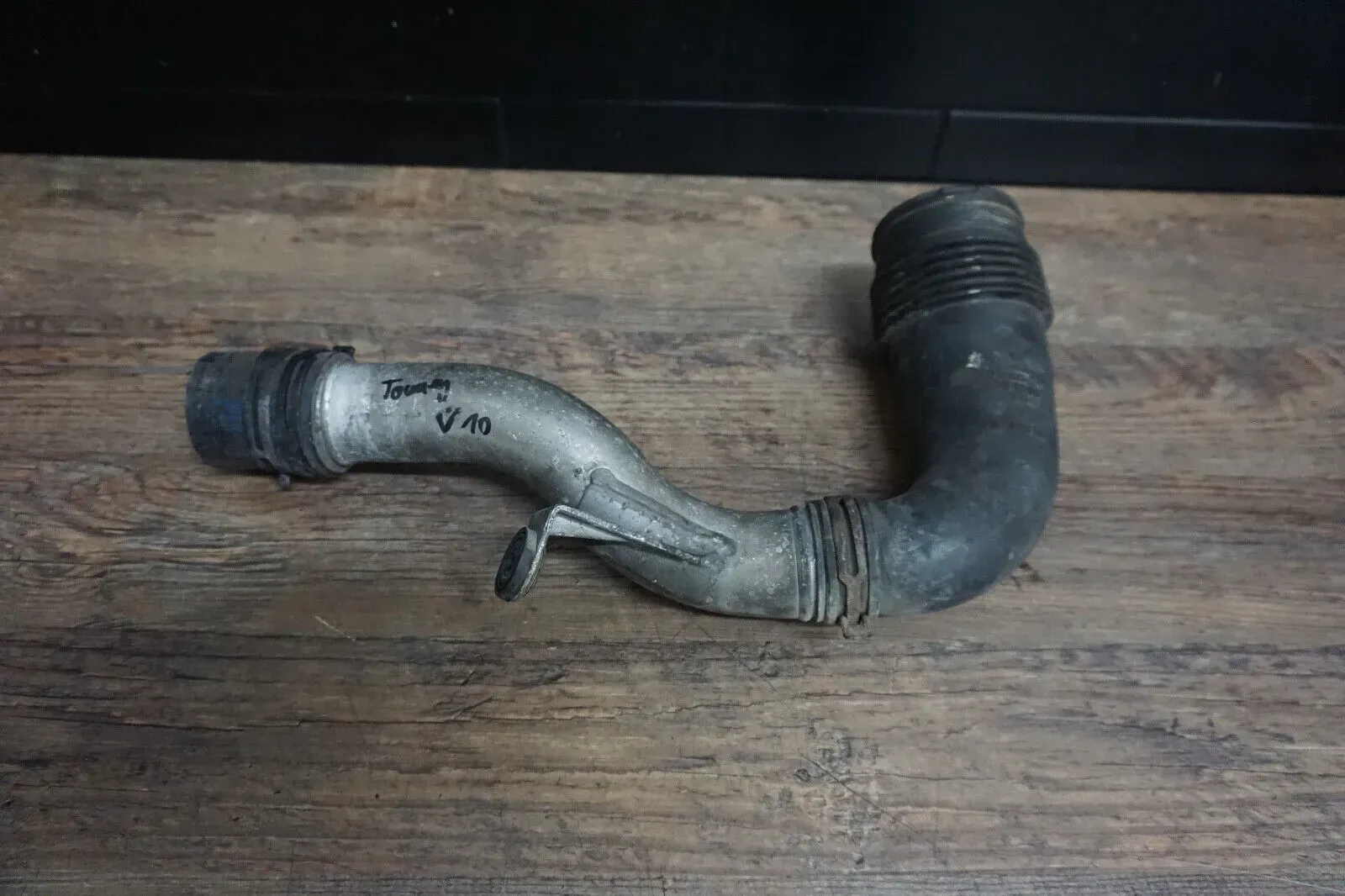 7L6128654B Original VW Touareg 7L Ansaugrohr Ladeluftschlauch Luftschlauch - Bild 1