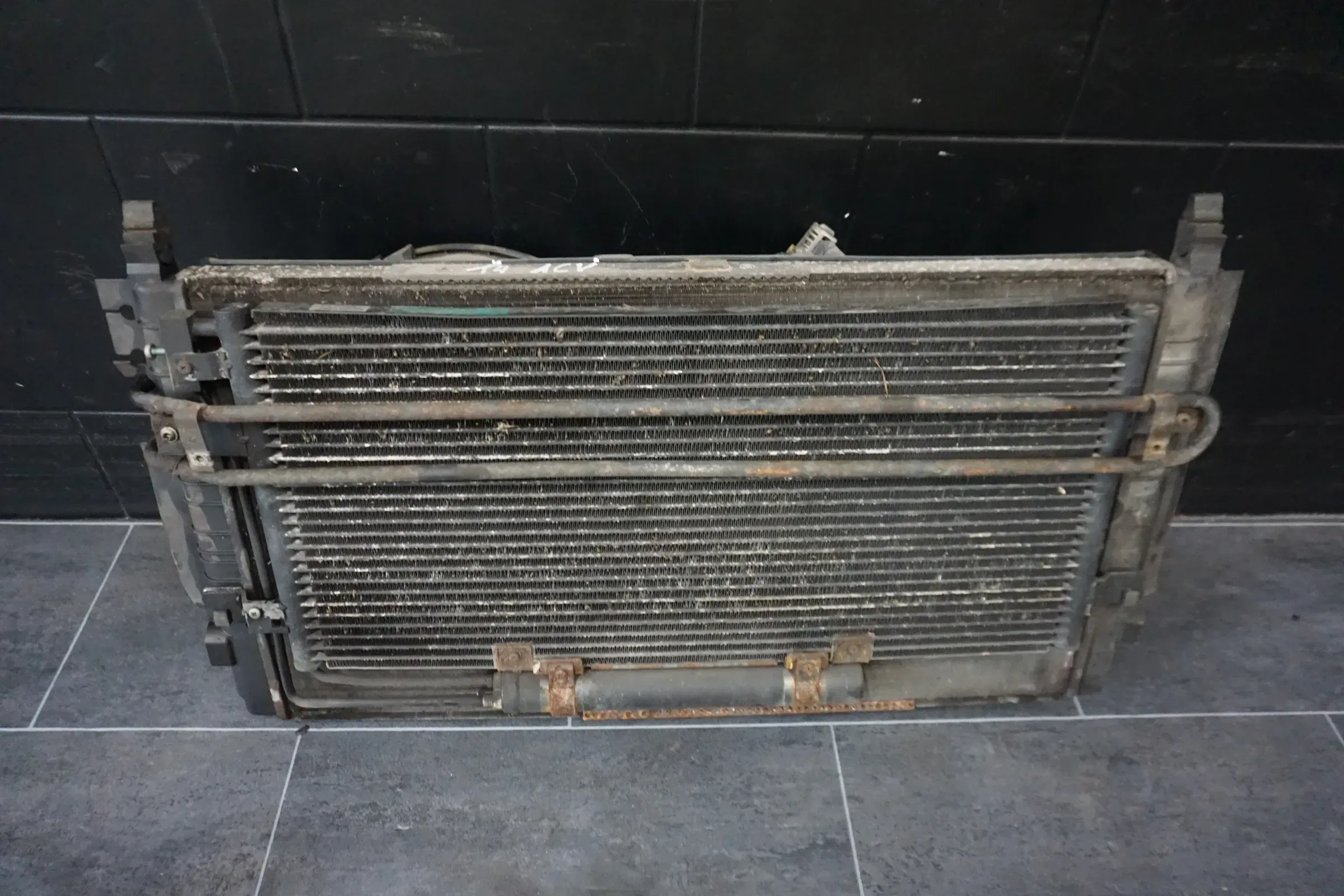 VW T4 Ladeluftkühler 2.5 TDI 102PS 75KW ACV VW Kühlerpaket Kühler - Bild 1