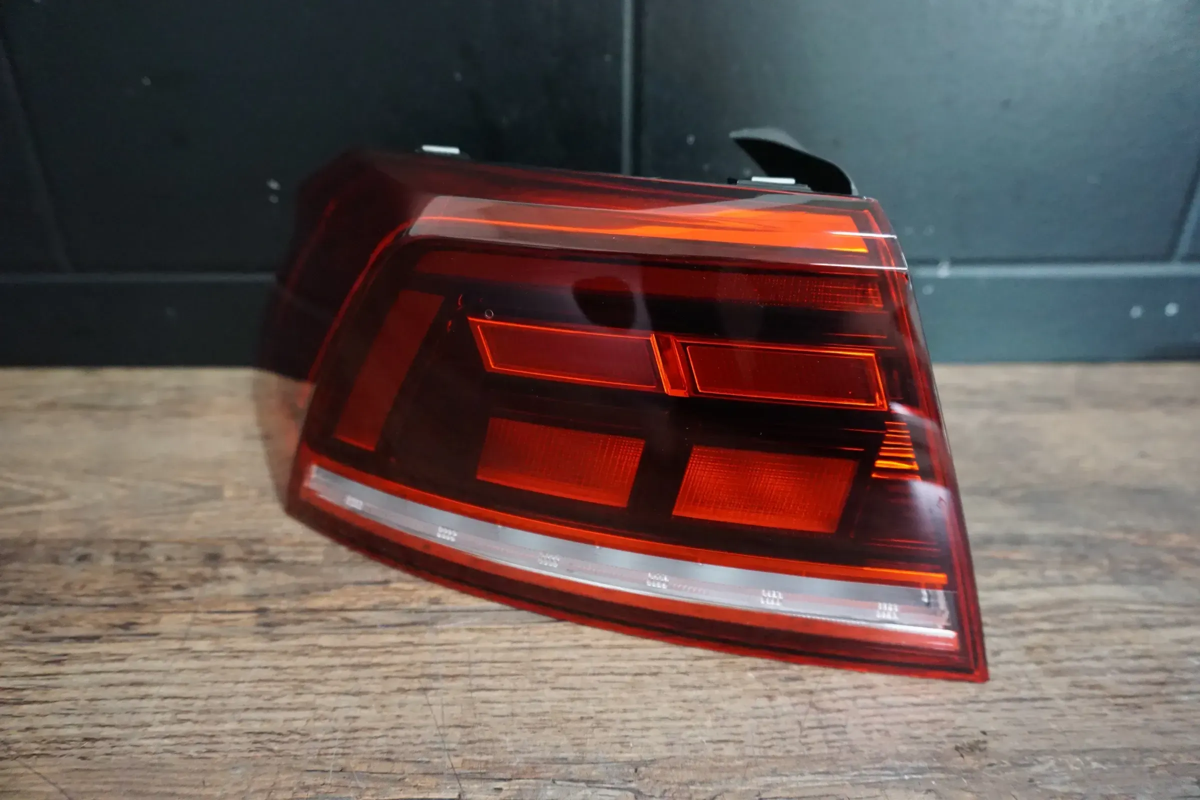 LED Rückleuchte aussen links VW Passat B8 3G Limo 3G5945095E - Bild 1