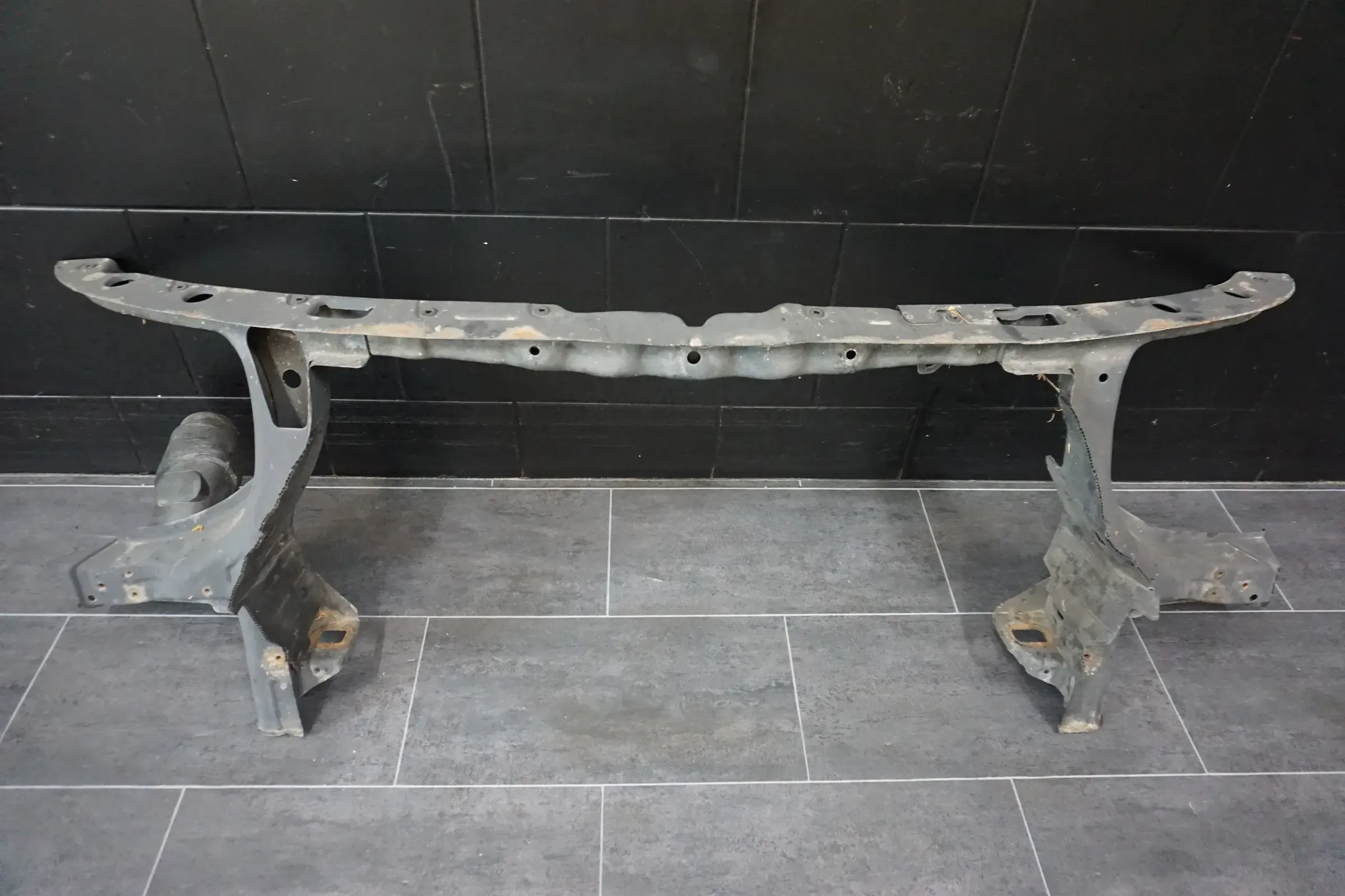 VW T5 V KASTEN 03-09 Frontverkleidung L7H000043N Schlossträger 2.5TDi - Bild 1