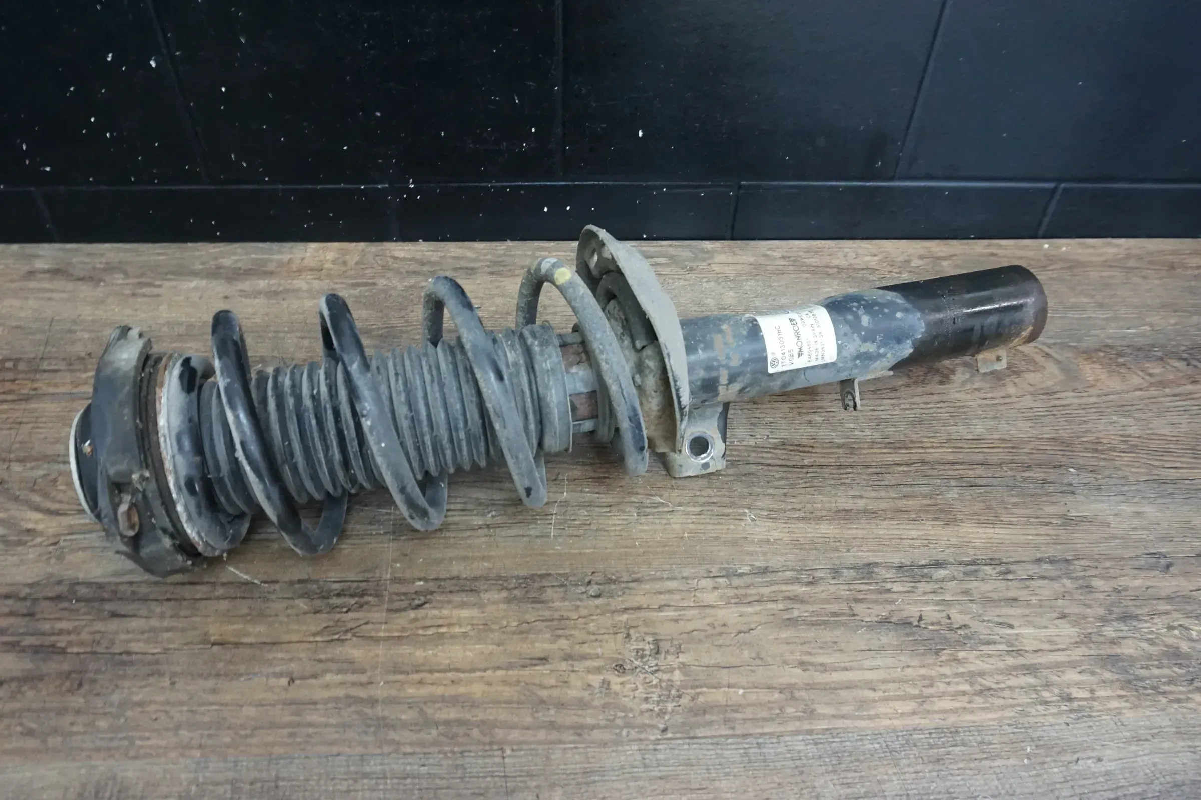 MONROE Stoßdämpfer vorne rechts VW Scirocco Golf 6 Passat Dämpfer 1T0413031HC - Bild 1