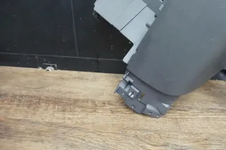 VW T5 Multivan Verkleidung Blende Fußraum unten Mitte 7H5858335D anthrazit - Bild 6