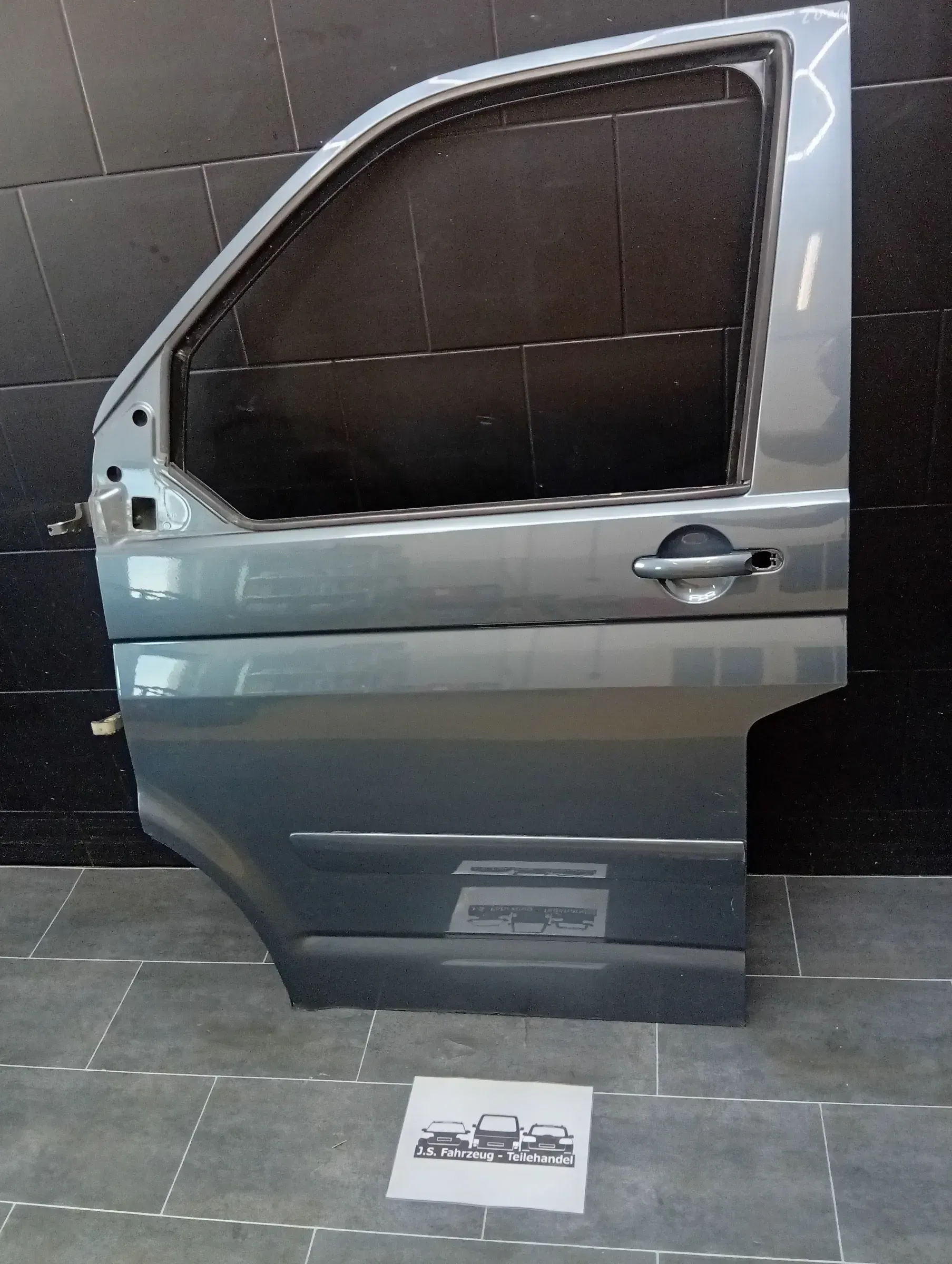 VW T5 Multivan Caravelle Tür Fahrertür links LD7U Tür vorn grau - Bild 1