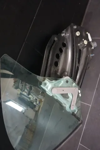 Audi A3 8V Cabrio Fensterhebermotor Fensterscheibe Motor links 8V7839397 - Bild 3