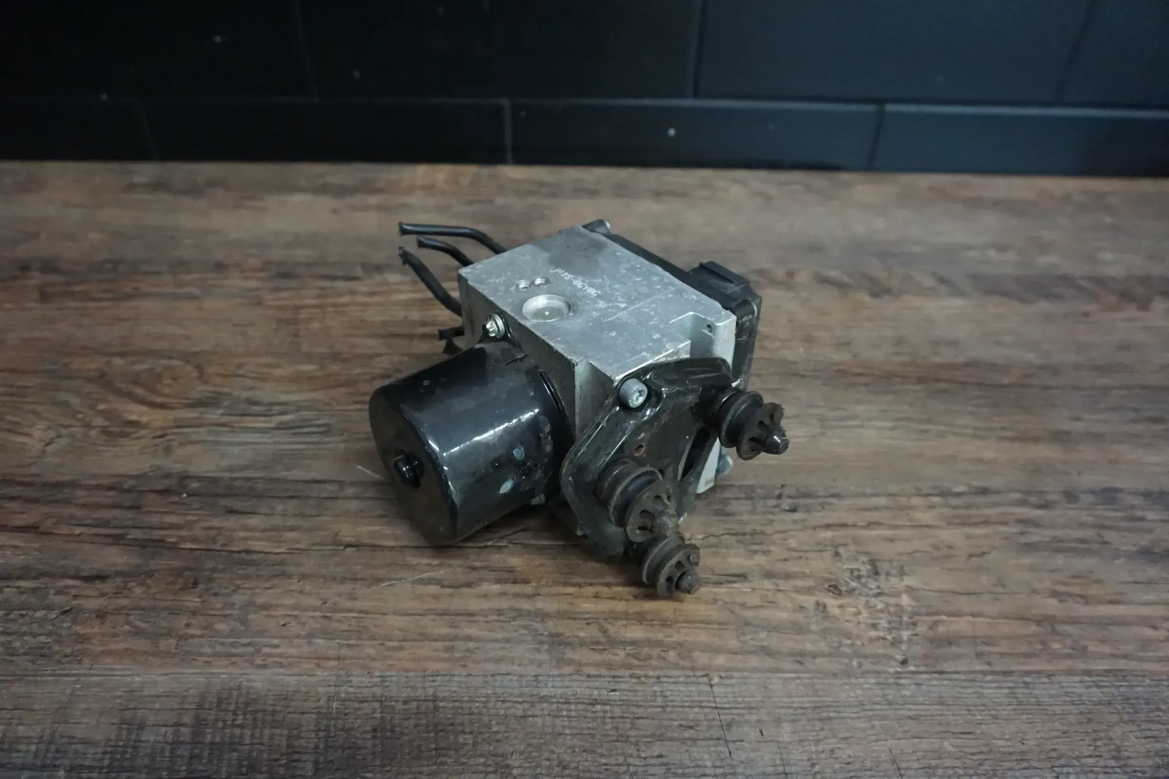 VW Passat 3C B6 3C0614095S ABS ESP Hydraulikblock Steuergerät Pumpe Vorn - Bild 1