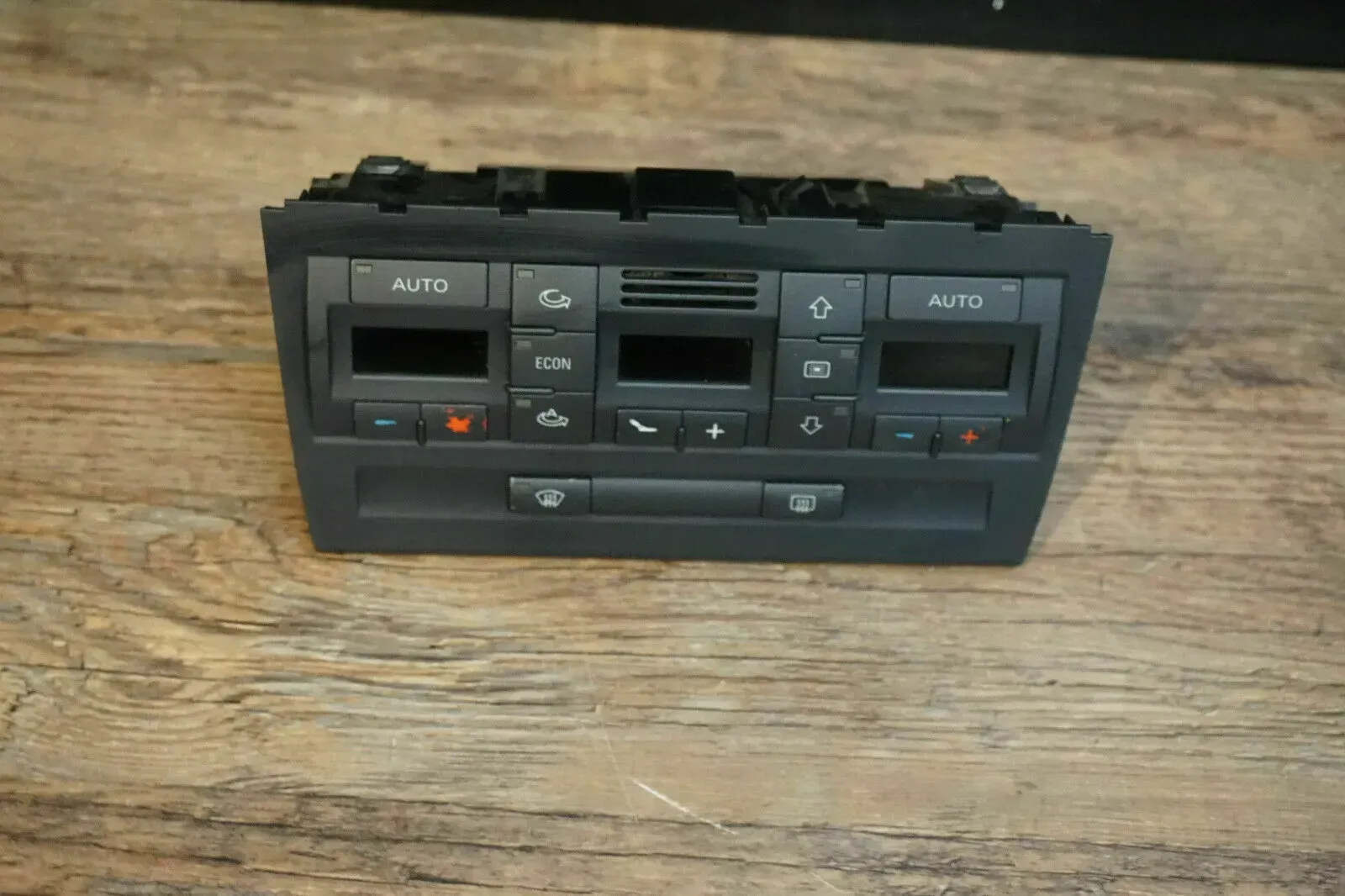Audi A4 8E B6 Klimabedienteil Bedienteil Klimaanlage Sitzheizung 8E0820043AQ - Bild 1