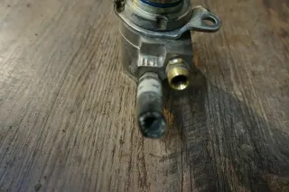 Audi Benzinpumpe Hochdruckpumpe Kraftstoffpumpe 06E906051K / 06E10535A - Bild 2