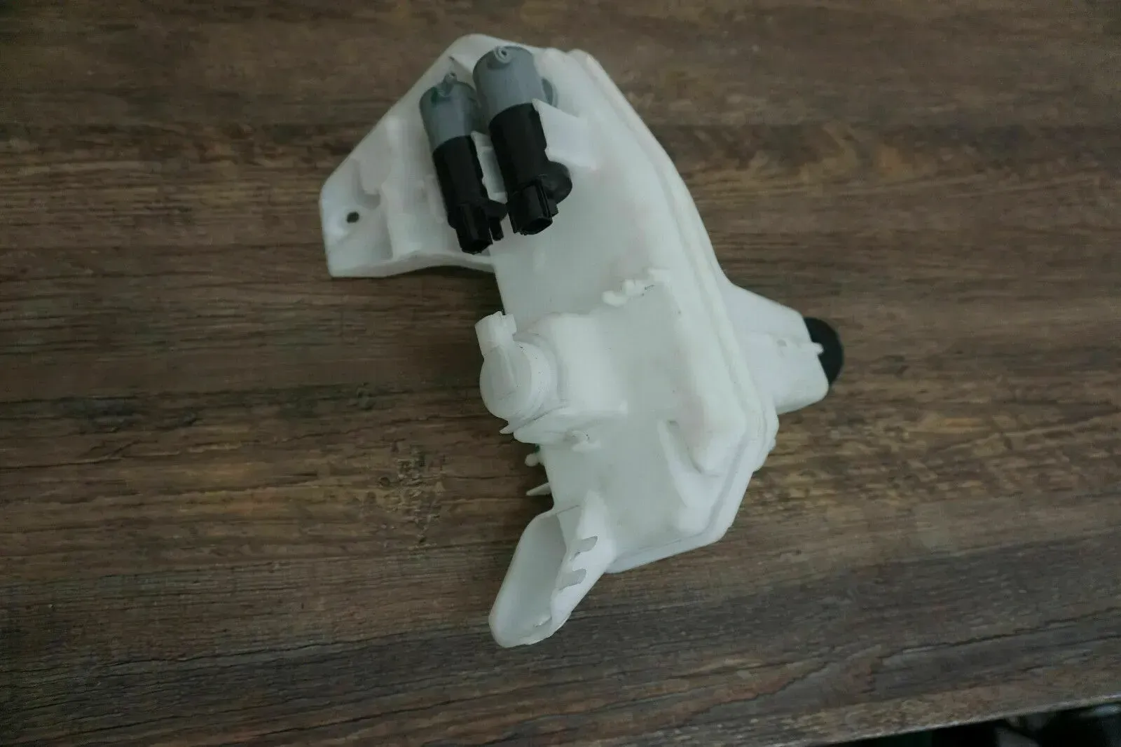 JAGUAR F-TYPE Wischwasserbehälter mit Pumpe - Bild 1
