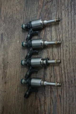 06L906036K Einspritzdüsen Benzindüsen Audi A4 8W 2.0TFSI VW Tiguan Golf - Bild 1
