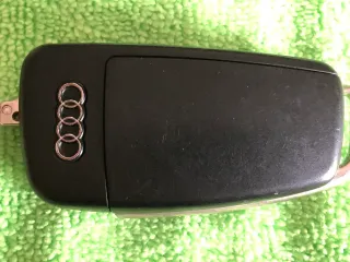 Audi A1 8X Klappschlüssel Funkschlüssel Schlüssel Zündschlüssel 8X0837220D - Bild 4