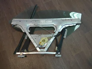 Audi TT 8N Coupe 8N8837730B Fensterheber Fensterrahmen Rahmen rechts - Bild 5