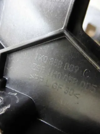 1K0858089C VW Golf 5 Mittelkonsolenschacht Armaturenbrett Doppel DIN Schacht - Bild 3