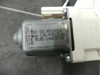 Audi A4 S4 8K A5 A6 Q7 RS6 Fensterhebermotor hinten rechts 8K0959812A - Bild 3