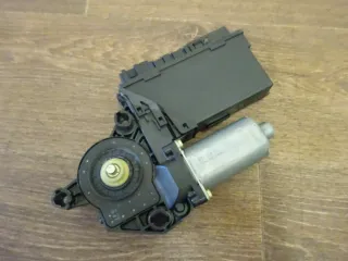 Audi A4 S4 8E B6 01-05 Fensterhebermotor hinten rechts 8E0959802A - Bild 2