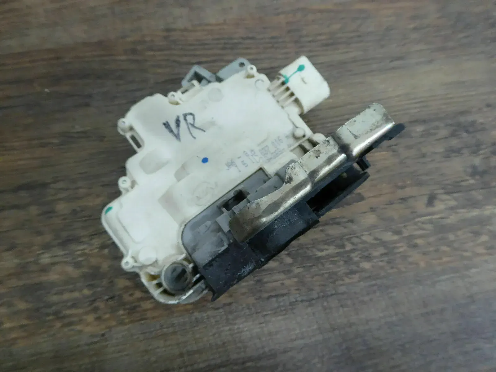 8J2837016A Audi A4 A5 Q3 Q7 Türschloss vorne R Rechtslenker Fahrer door lock - Bild 1