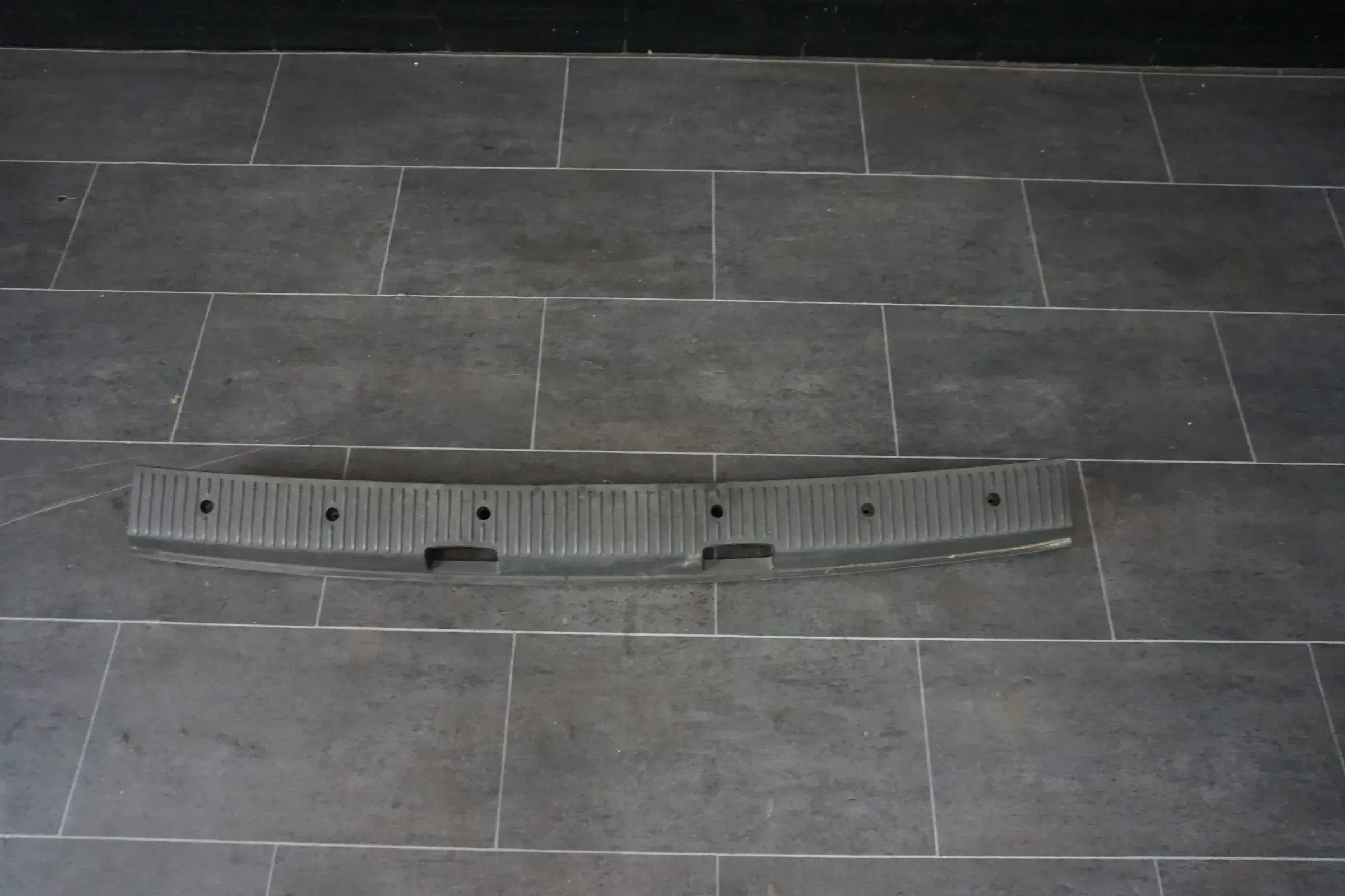 ORIGINAL VW Abdeckung Schlossträger VW T5 T6 mit Flügeltüren 7H0863485C - Bild 1