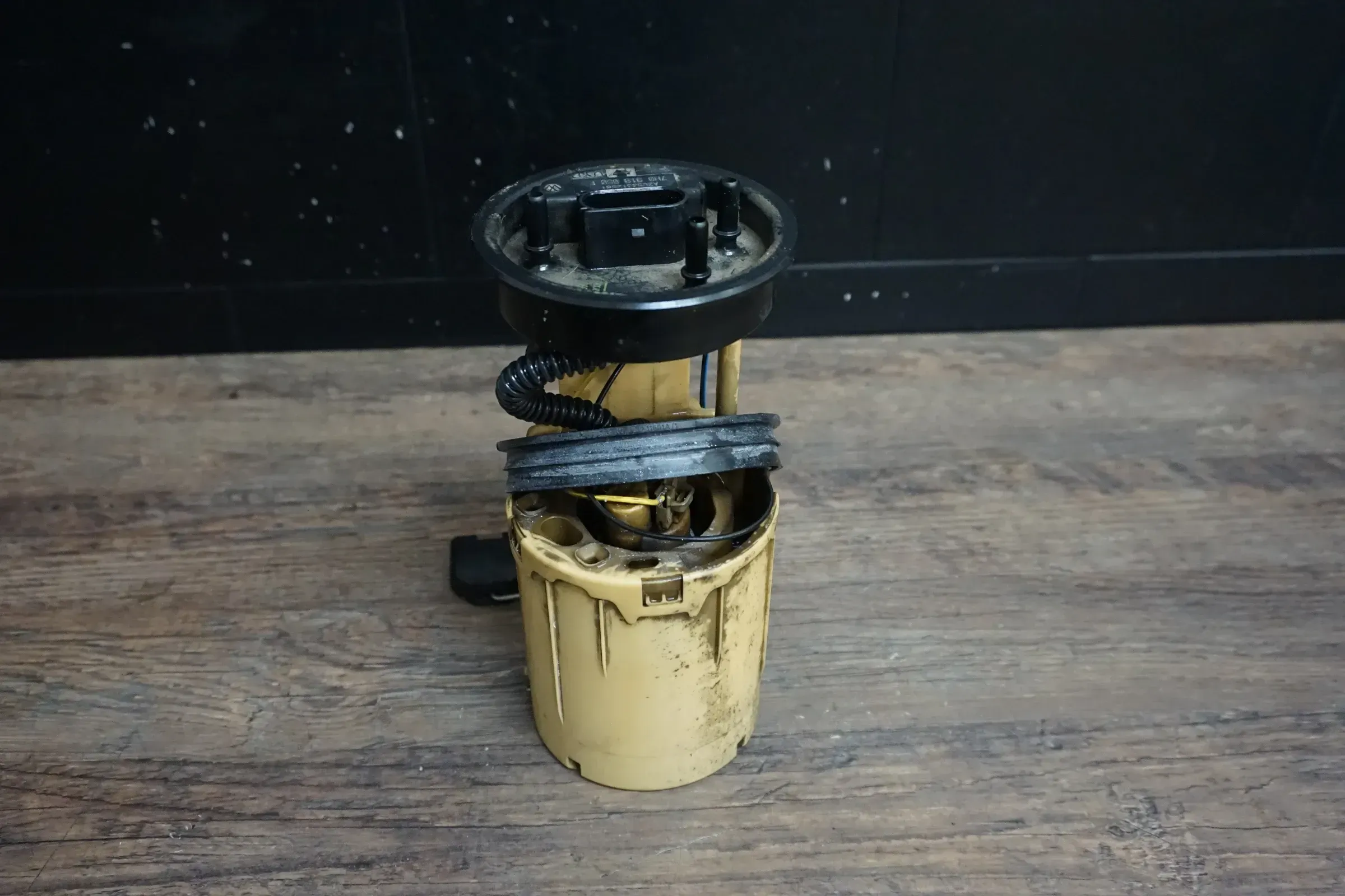 VW T5 Multivan Kraftstoffpumpe Dieselpumpe 2,5TDI 7H0919050F Standheizung - Bild 1