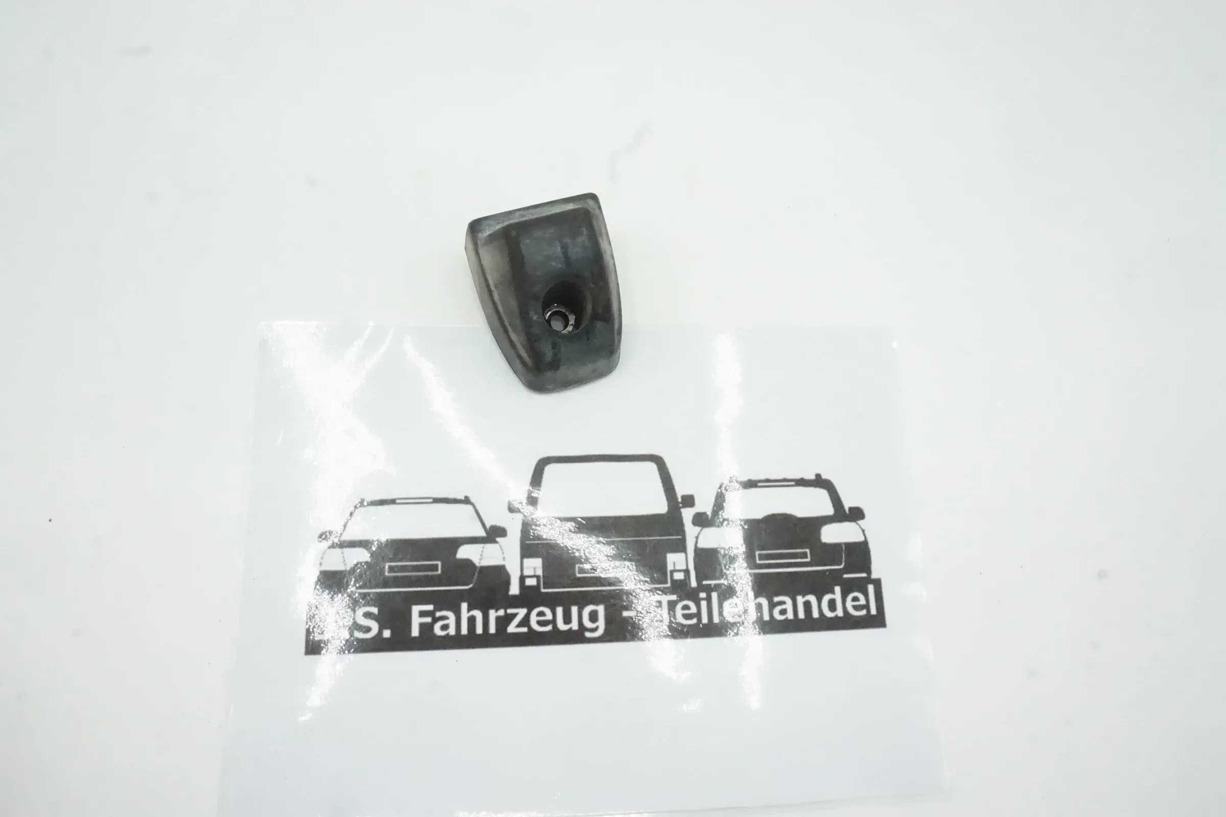 VW T5 Multivan Transporter original Anschlagpuffer Schiebetür links 7H0843311B - Bild 1