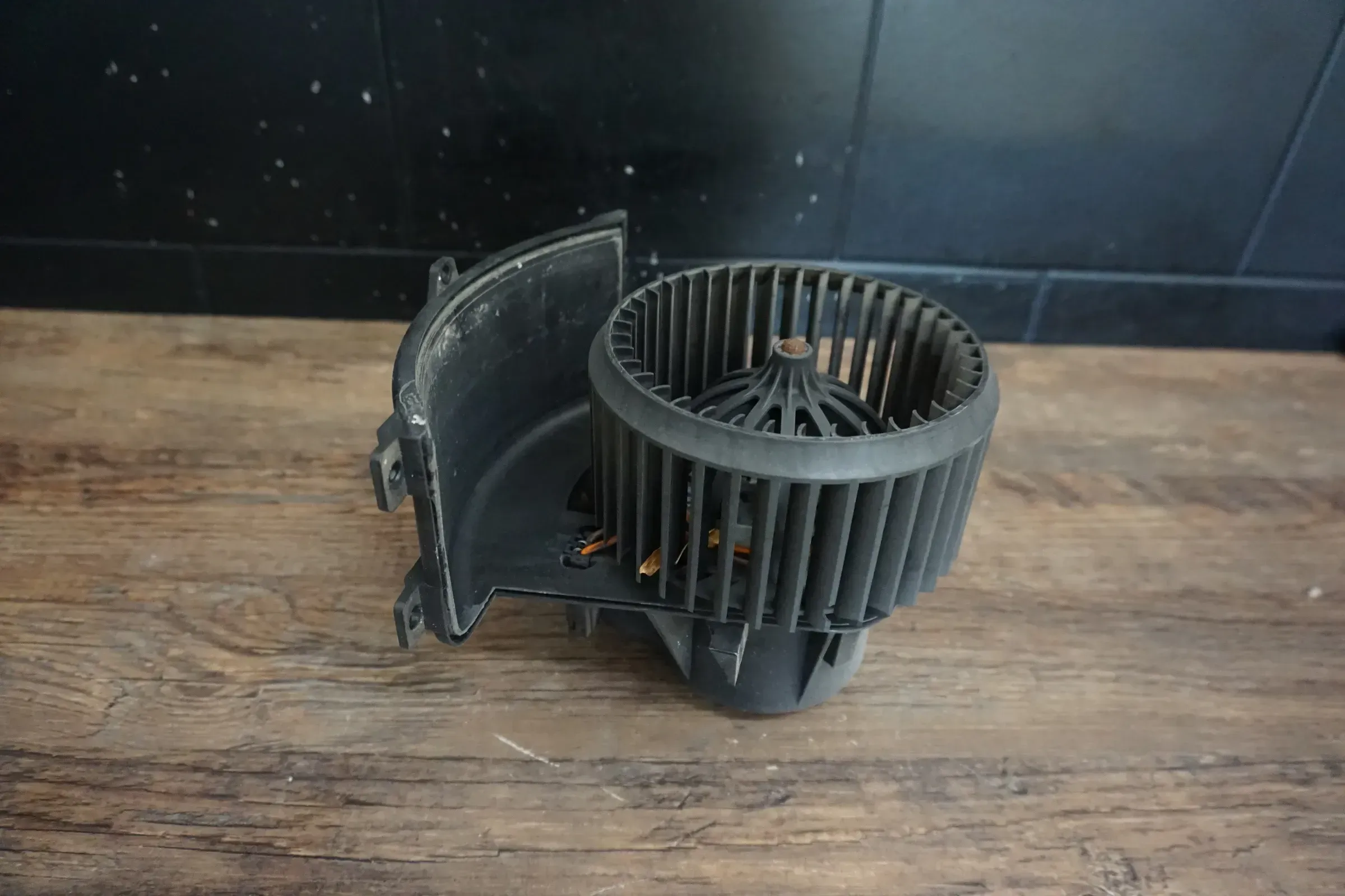VW Transporter T5 Lüfter Lüftermotor Motor Heizung Innen 7H1819021A - Bild 1