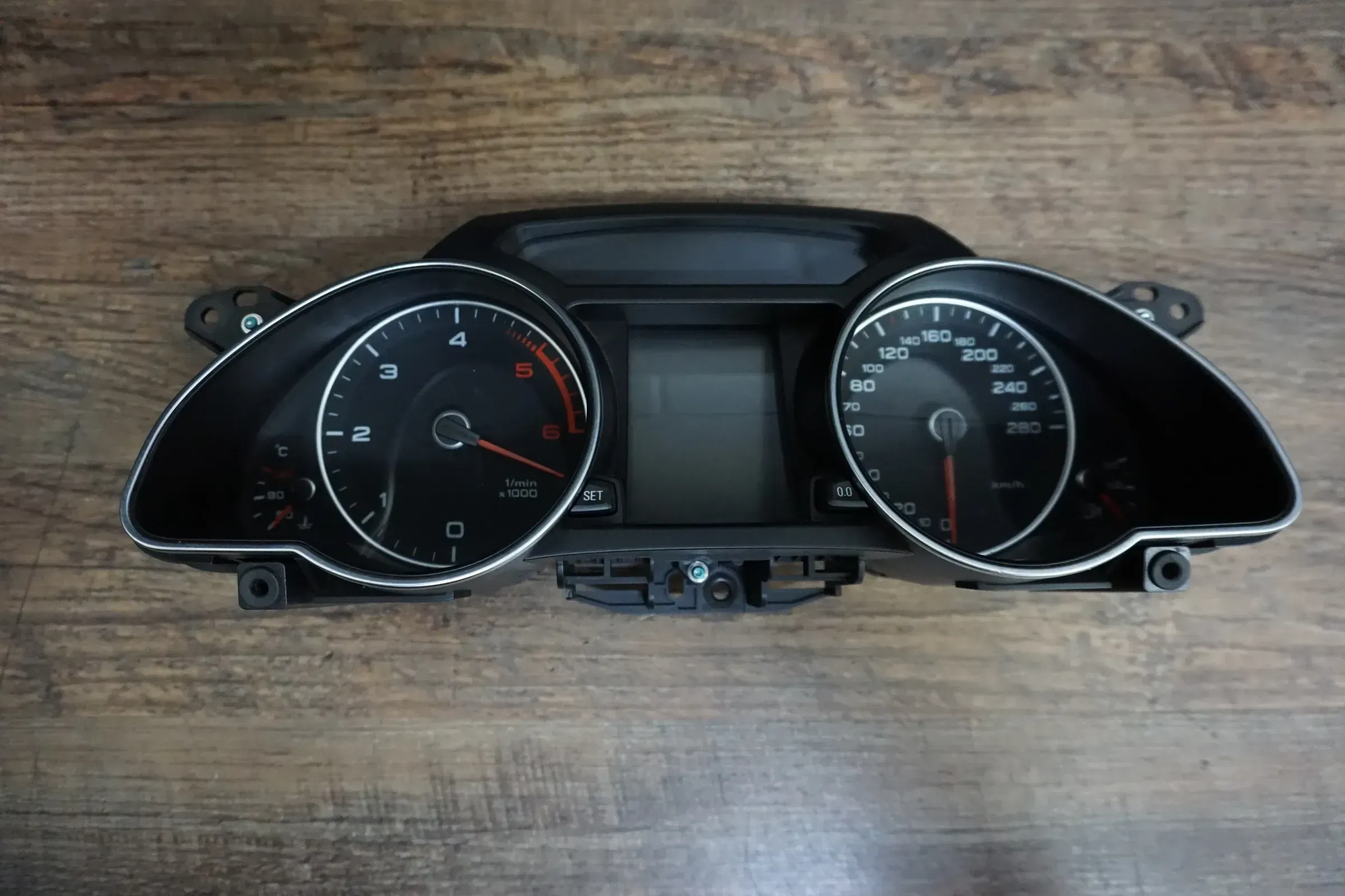 Audi A5 8T Coupe Kombiinstrument FIS Tacho Schalttafeleinsatz DIESEL 8T0920930D - Bild 1