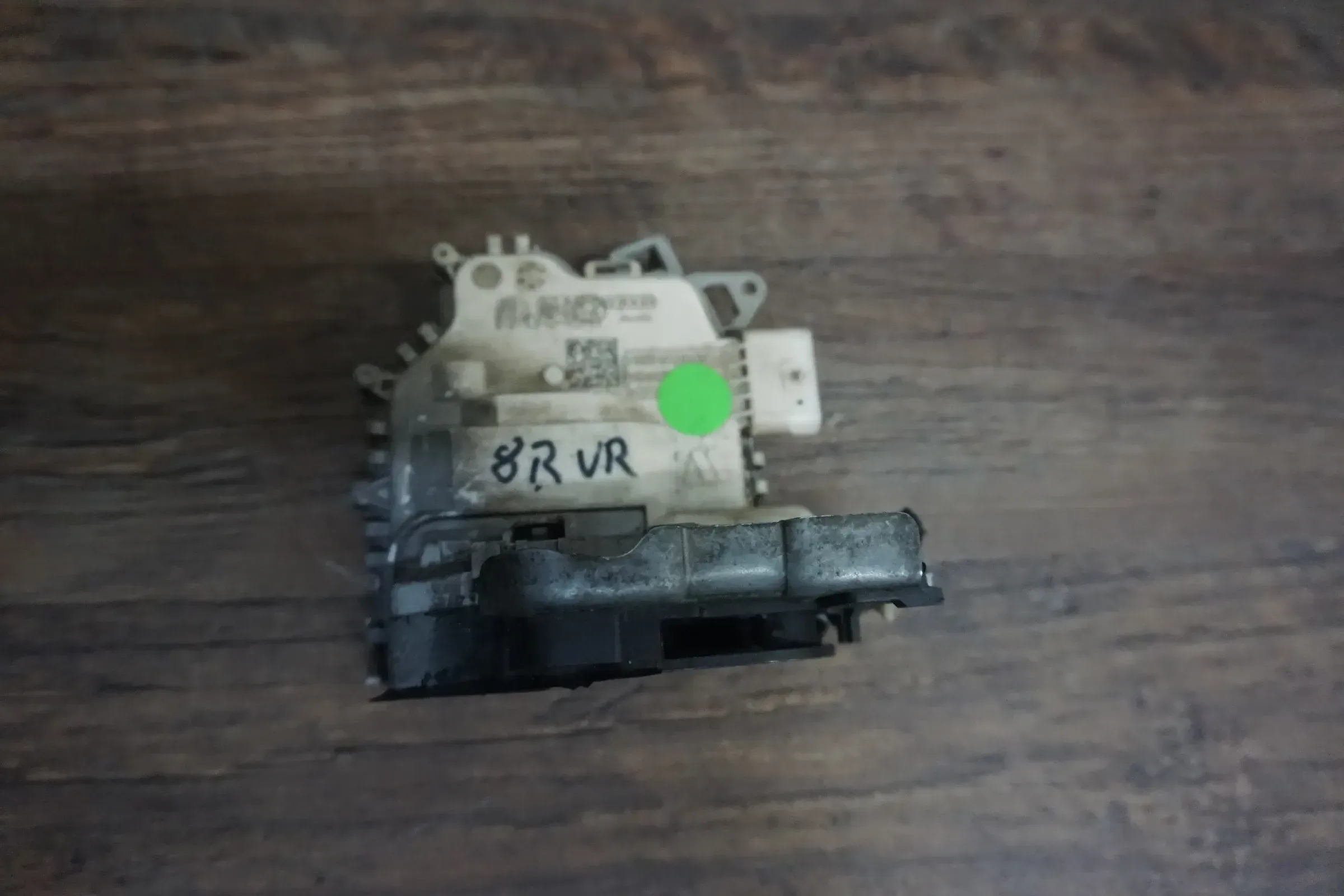 Audi A1 A4 A5 A6 A7 A8 Q3 Q5 Q7 Türschloss vorn rechts 8J1837016F - Bild 1