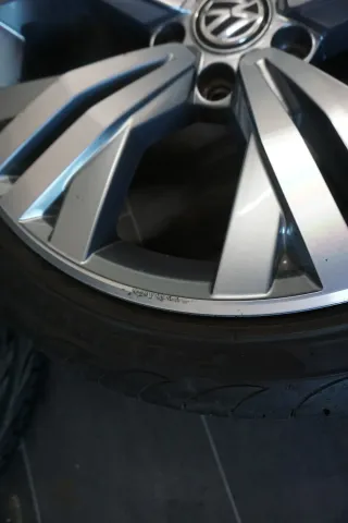 VW Passat Golf 6 VI 7 VII 3G0601025BK 225/40 R18 96V Pirelli  Felgen Sommerräder - Bild 9