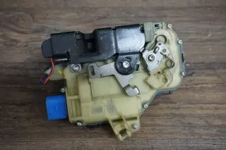 Volkswagen VW T5 Türschloss Türverriegelung vorne links 3B1837015AQ - Bild 2
