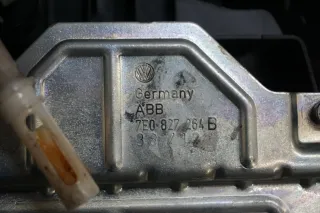 Volkswagen Transporter Caravelle T5 2008 7E5827315B Verrieglung Öffner Taster - Bild 6