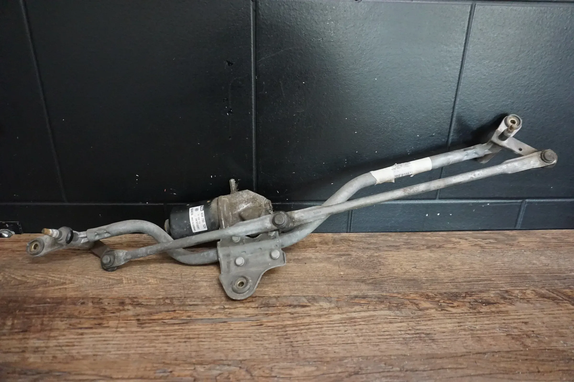 original VW T5 Bus Wischergestänge vorne Wischermotor 7H0955113 7H1955023B - Bild 1