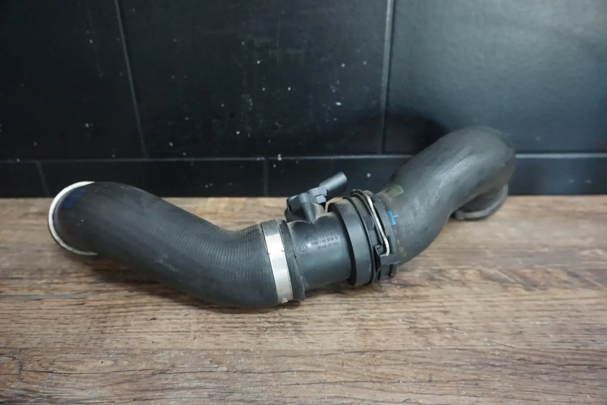 Original VW T5 7H TDI Ladeluftschlauch Ladeluftrohr 7H0145955D 7H0145790A - Bild 1